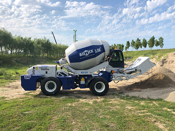 Self Loading Concrete Mixer For Sale